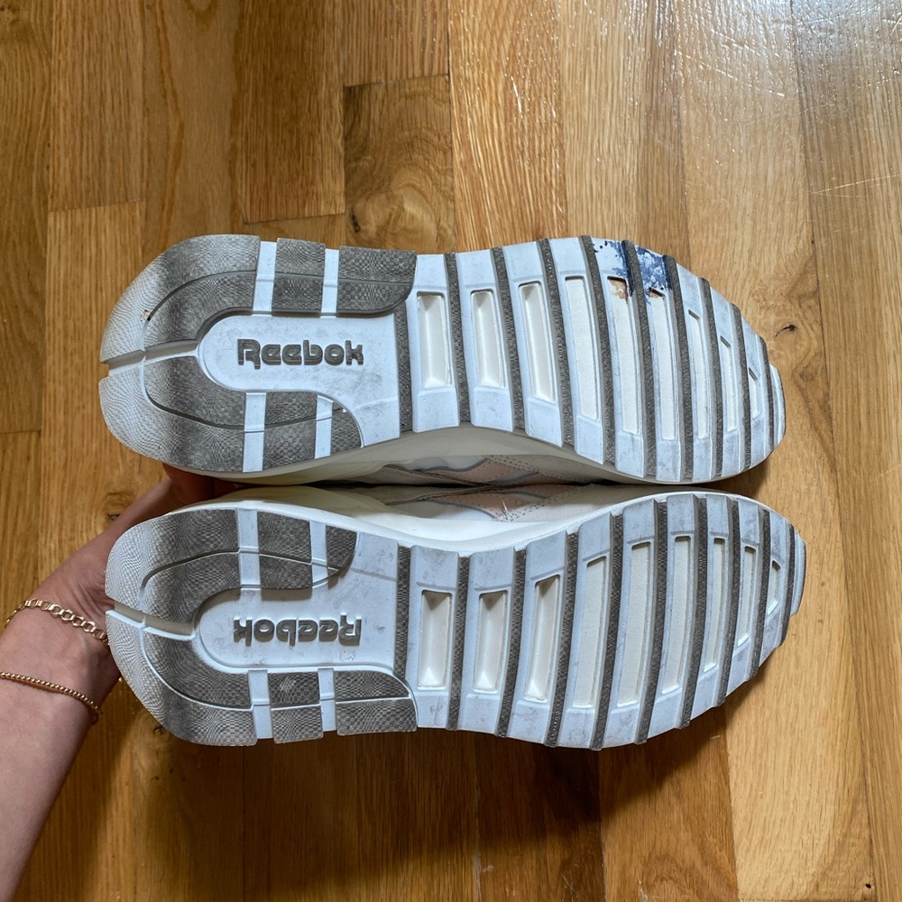 Women’s Reebok Classic Size 8.5 - Picture 4 of 6